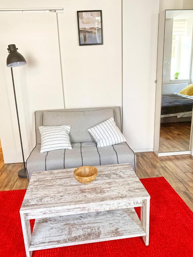 John Dee Apartmán *